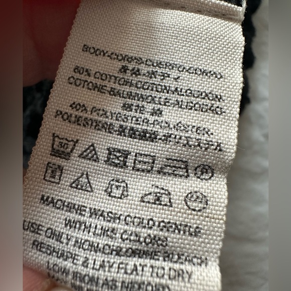 We The Free black V-Neck top, size large - Picture 6 of 10